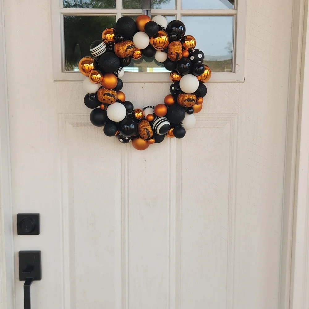 Halloween Black and Orange Bulb Wreath